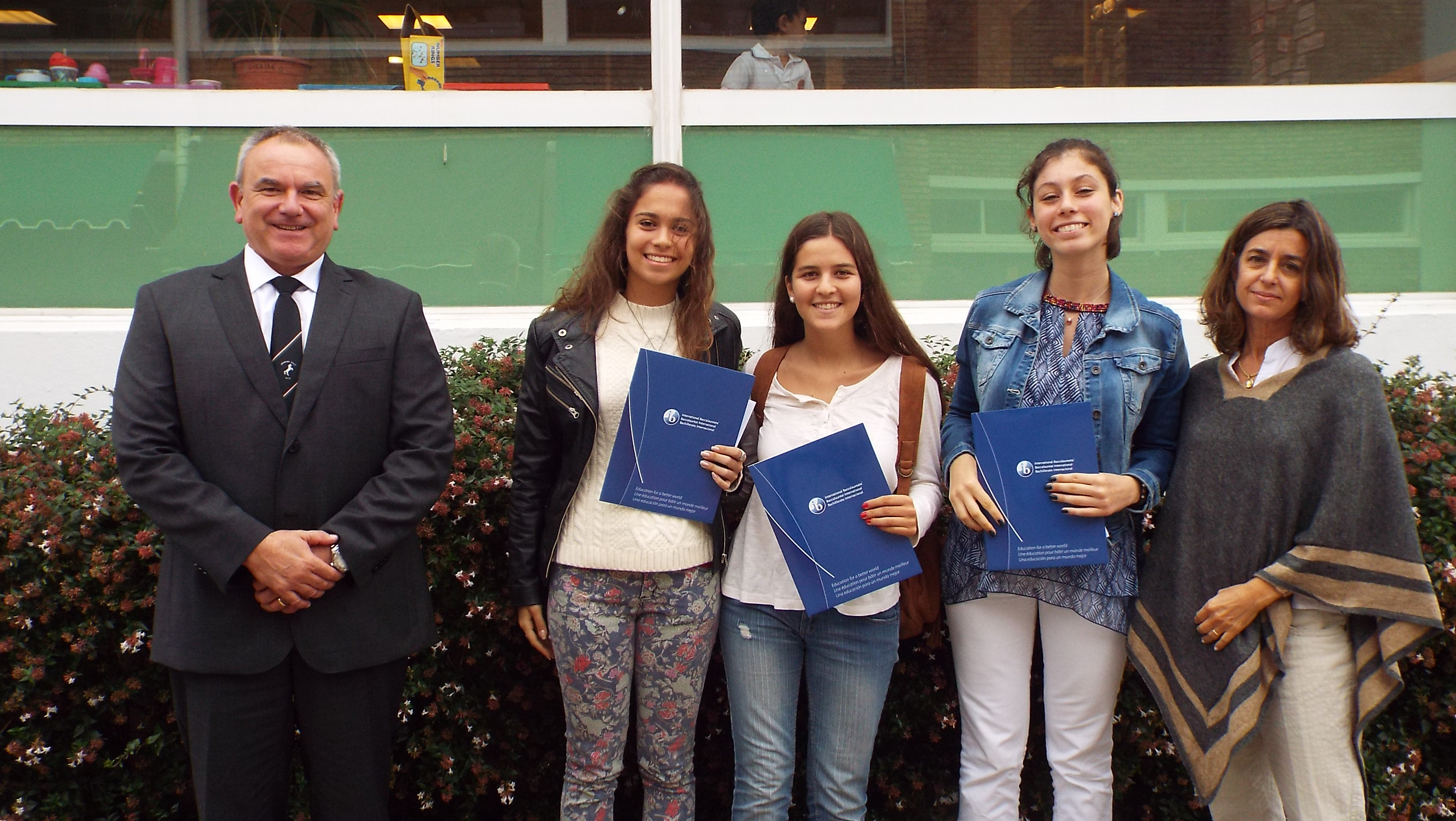 OVER 40 POINTS IB DIPLOMA STUDENTS