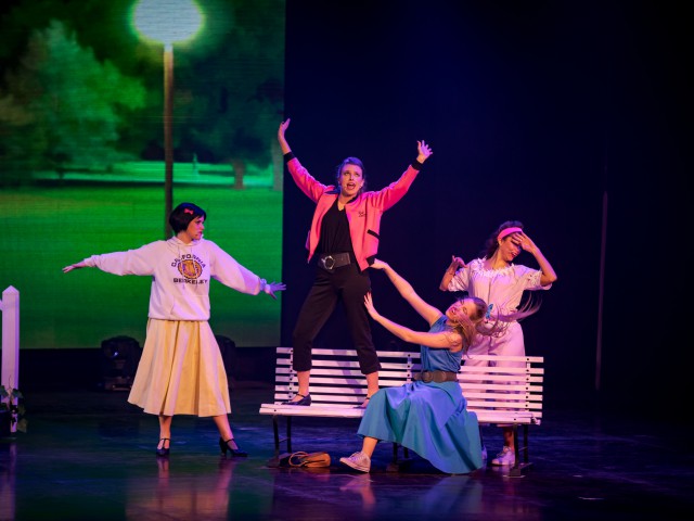 Grease_Web_-_070