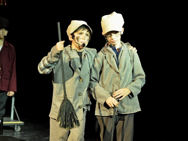 JUNIOR PLAY